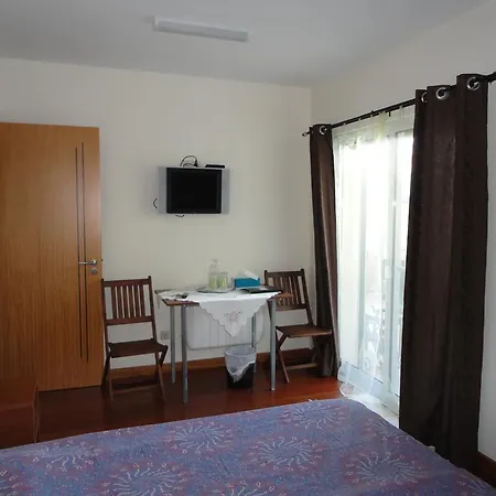 Lena's Ponta Delgada